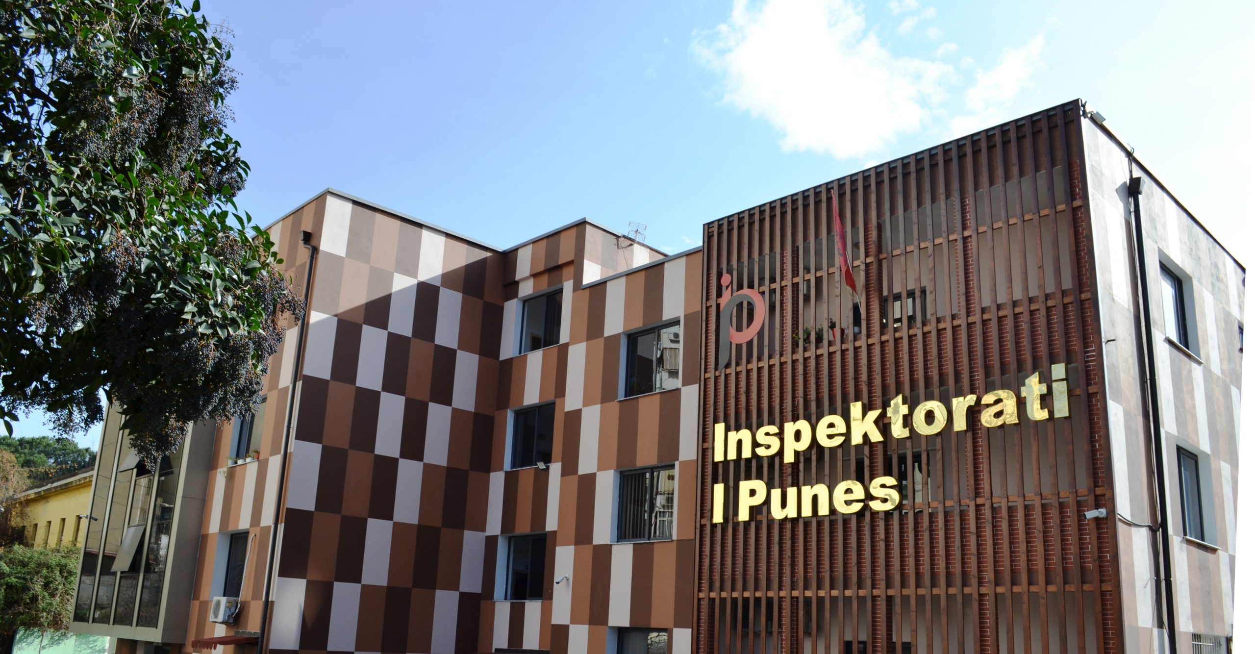 Inspektoriati i Punës shton kontrollet, 16.7 milionë lekë masa administrative
